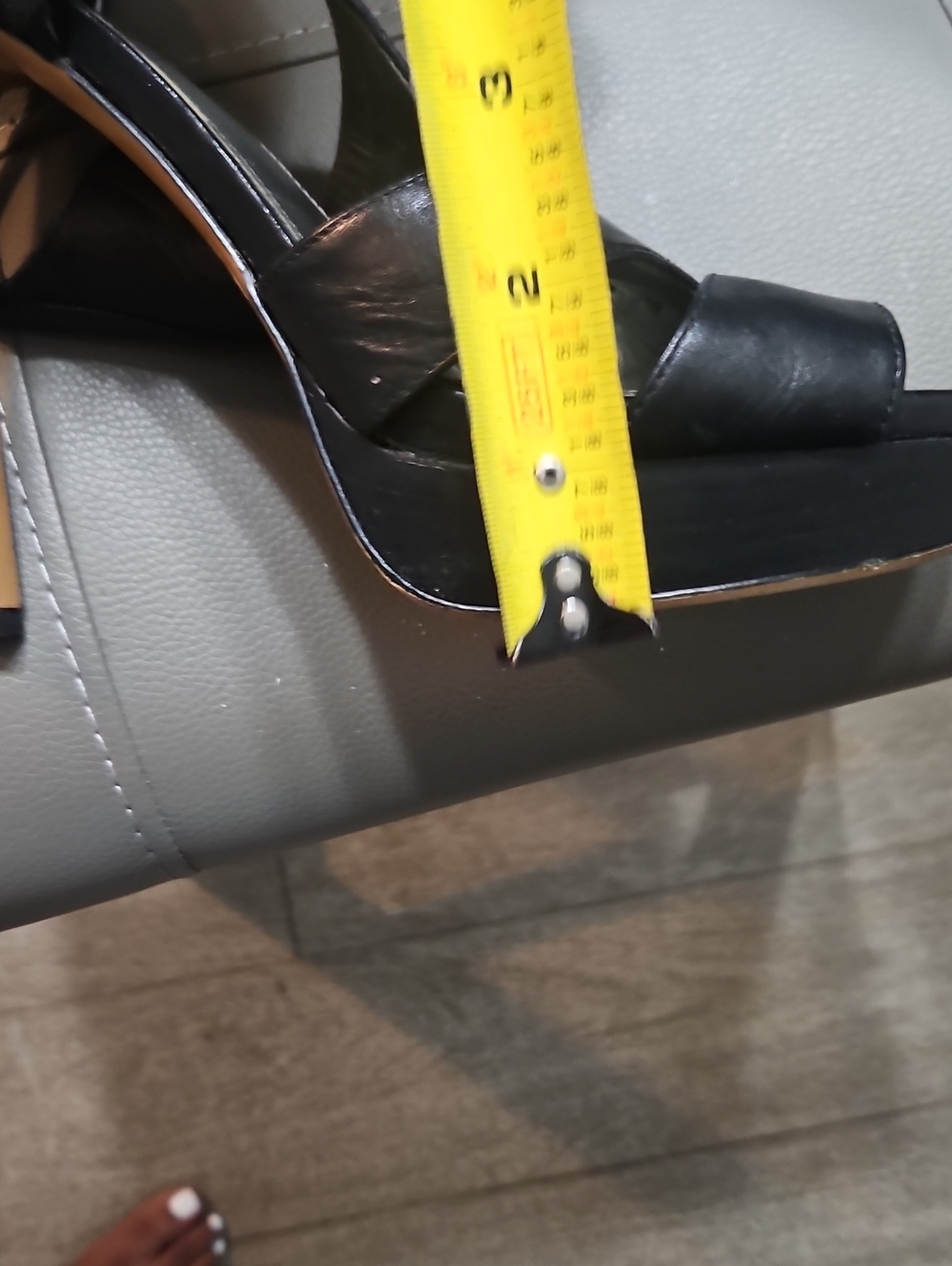 Coach heels - Picture 10 of 10